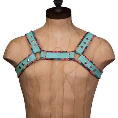 Vega Cork Bulldog Island Blossom Harness